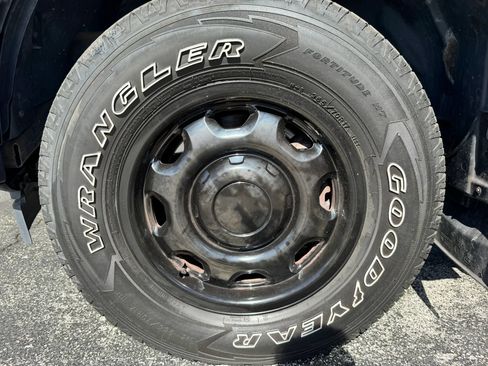 Used 2017 Ford F150 XL w/ Equipment Group 101A Mid AWD/4WD image 37