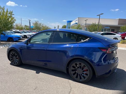 Used 2023 Tesla Model Y Performance AWD/4WD image 2
