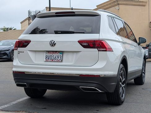 Used 2021 Volkswagen Tiguan SE w/ Panoramic Sunroof Package FWD image 14