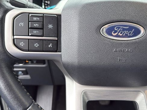 Used 2023 Ford Expedition XLT image 17