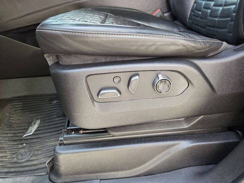 Used 2023 Cadillac Escalade ESV V AWD/4WD image 14