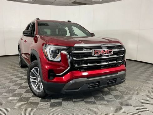 Used 2025 GMC Terrain Elevation w/ Elevation Premium Package FWD image 10