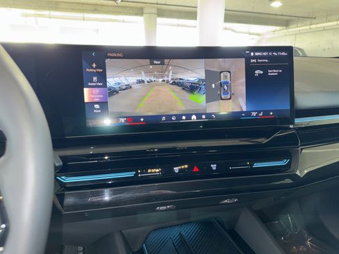 Certified 2025 BMW 530i image 27