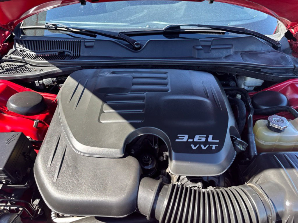 Used 2015 Dodge Challenger SXT w/ Driver Convenience Group RWD image 24