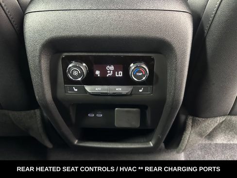 Used 2024 Chevrolet Traverse RS w/ LPO, Floor Liner Package AWD/4WD image 34