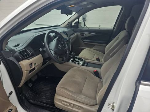 Used 2020 Honda Pilot EX image 2