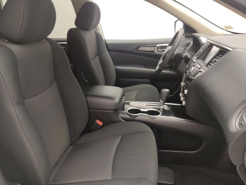 Used 2020 Nissan Pathfinder S image 21