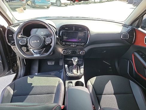 Used 2025 Kia Soul GT-Line w/ GT-Line Technology Package image 17