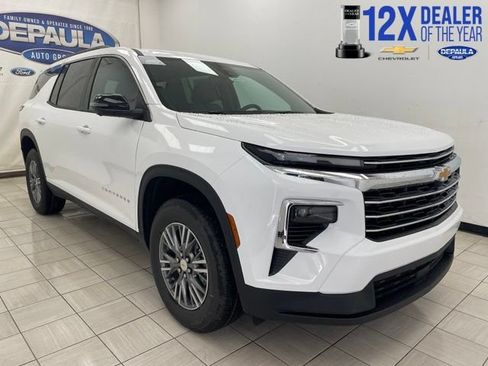 New 2026 Chevrolet Traverse LT w/ Driver Confidence Package AWD/4WD image 1
