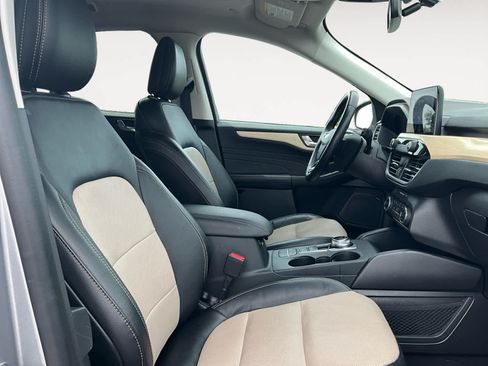 Used 2021 Ford Escape Titanium w/ Titanium Elite Package AWD/4WD image 12