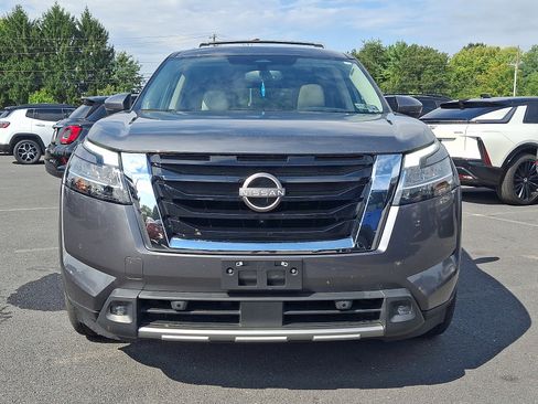 Certified 2022 Nissan Pathfinder Platinum w/ Lighting Package (N92) AWD/4WD image 2