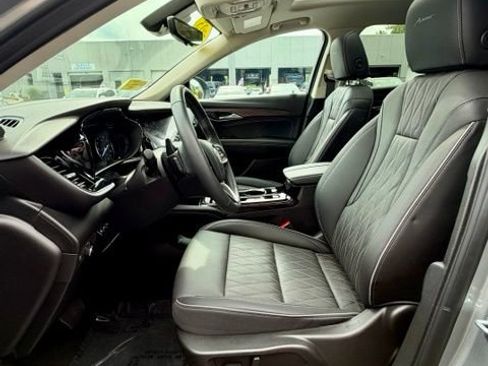 Used 2023 Buick Envision Avenir AWD/4WD image 14