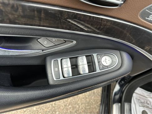 Used 2017 Mercedes-Benz S 550 4MATIC Sedan image 35