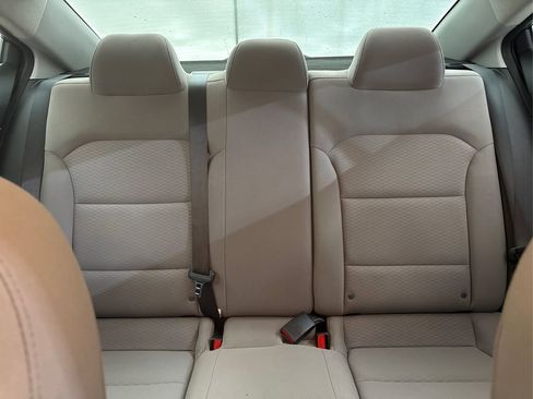 Used 2019 Hyundai Elantra SEL image 33