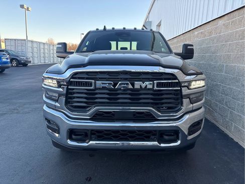 New 2026 RAM 3500 Tradesman AWD/4WD image 4