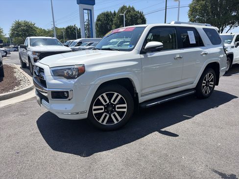 Used 2021 Toyota 4Runner Limited AWD/4WD image 5