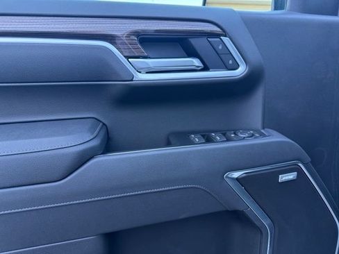 New 2026 Chevrolet Silverado 1500 RST w/ Redline Edition AWD/4WD image 11