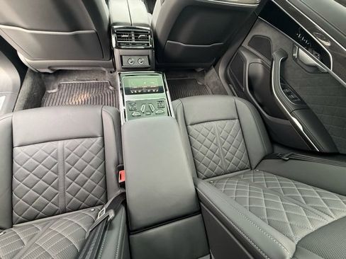 Used 2025 Audi S8 image 19