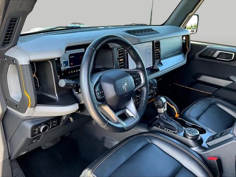 Used 2023 Ford Bronco Badlands w/ Sasquatch Package AWD/4WD image 18