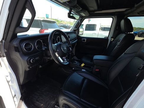Used 2021 Jeep Wrangler Unlimited Rubicon 4xe w/ Cold Weather Group AWD/4WD image 8