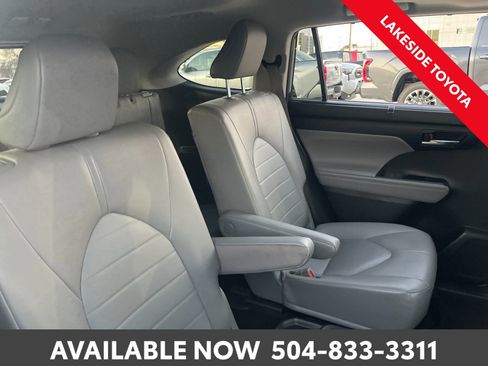 Used 2023 Toyota Highlander L image 20