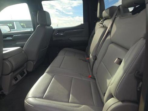 Used 2024 GMC Sierra 1500 SLT image 8