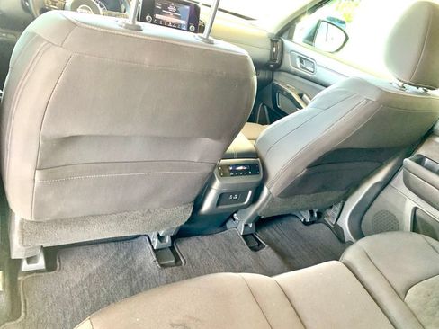 Used 2025 Nissan Pathfinder SV FWD image 19