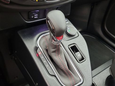 Used 2023 Chevrolet Traverse RS image 12