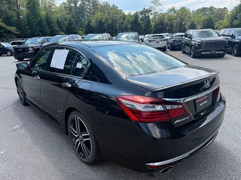Used 2017 Honda Accord Sport Special Edition image 4