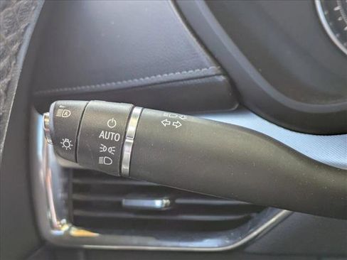 Used 2023 Cadillac XT4 Premium Luxury image 13