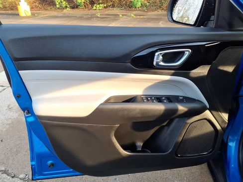 Used 2022 Jeep Compass Limited image 13