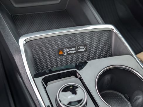 New 2026 Chevrolet Equinox ACTIV w/ Safety and Technology Package image 21