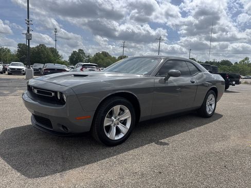 Used 2023 Dodge Challenger SXT image 1