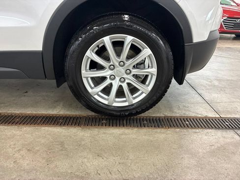 Used 2022 Cadillac XT4 Luxury w/ Cold Weather Package AWD/4WD image 29