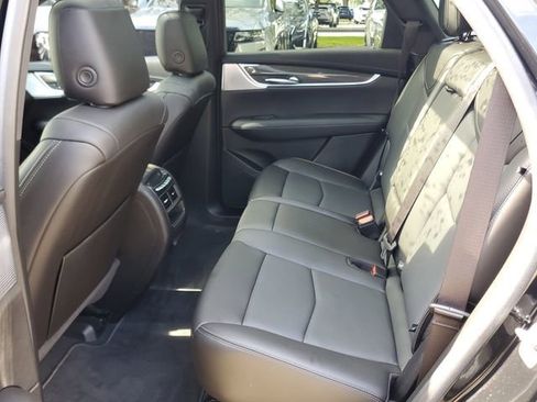 Certified 2023 Cadillac XT5 Sportv w/ Technology Package AWD/4WD image 11