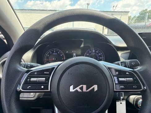 Used 2023 Kia Forte LXS w/ LXS Technology Package FWD image 14