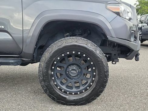 Used 2022 Toyota Tacoma SR5 w/ Technology Package RWD image 6