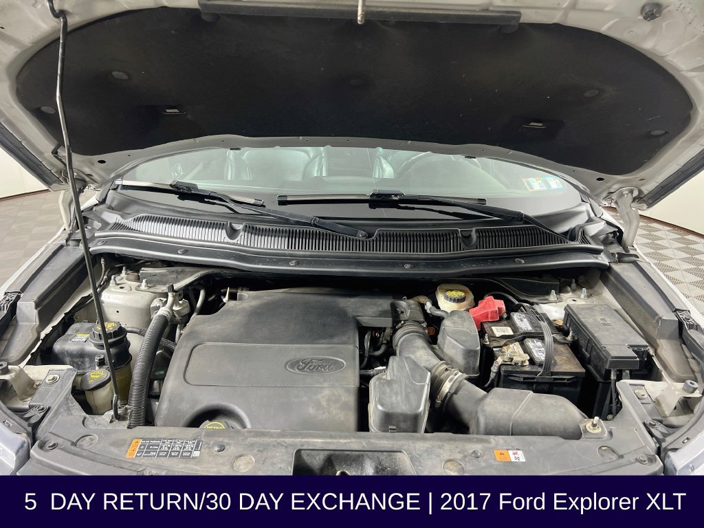 Used 2017 Ford Explorer XLT w/ Equipment Group 202A AWD/4WD image 35