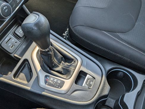 Used 2015 Jeep Cherokee Latitude image 19