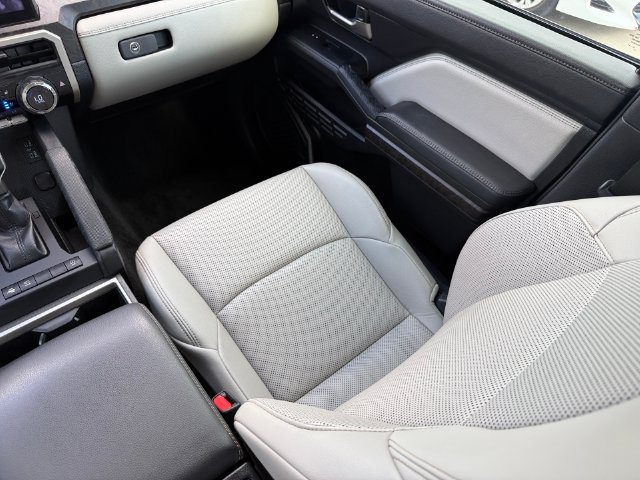 Used 2024 Toyota Tacoma Limited w/ Limited Package (LT) AWD/4WD image 21