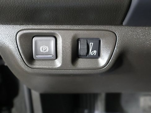 Used 2023 GMC Acadia SLE w/ Driver Convenience Package image 32