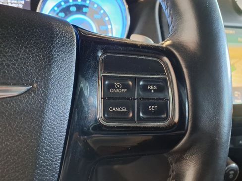 Used 2013 Chrysler 300 S w/ Luxury Group image 22