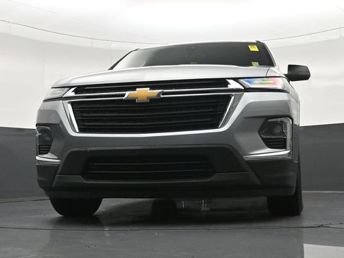 Used 2023 Chevrolet Traverse LS FWD image 31