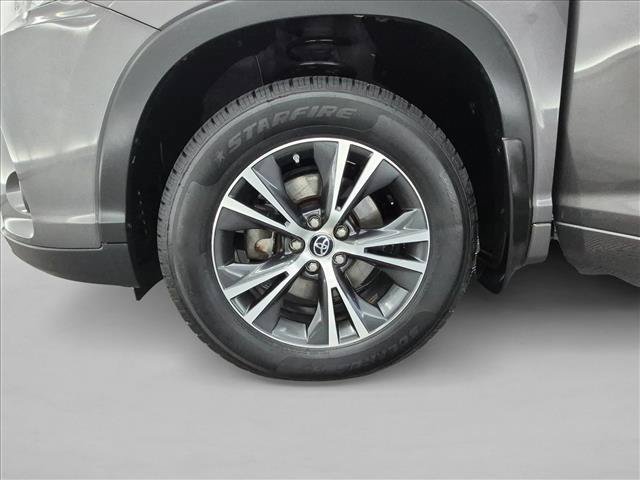 Used 2018 Toyota Highlander Plus AWD/4WD image 26