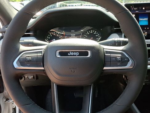 Certified 2023 Jeep Compass Latitude AWD/4WD image 19