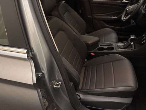 Used 2024 Volkswagen Jetta SE image 20