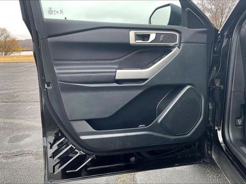 Certified 2023 Ford Explorer XLT w/ Equipment Group 202A image 19