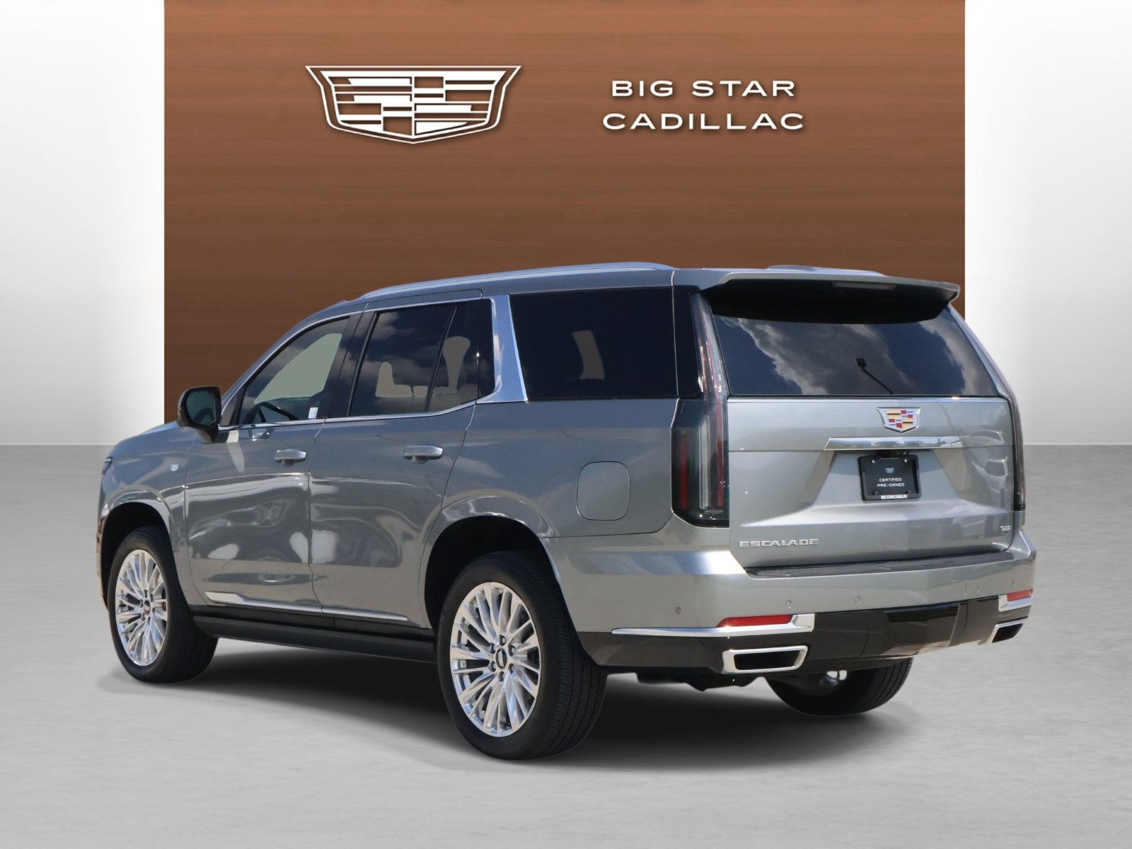 Used 2026 Cadillac Escalade Luxury AWD/4WD image 3
