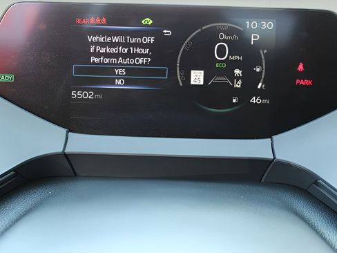 Used 2025 Toyota Prius LE AWD/4WD image 9
