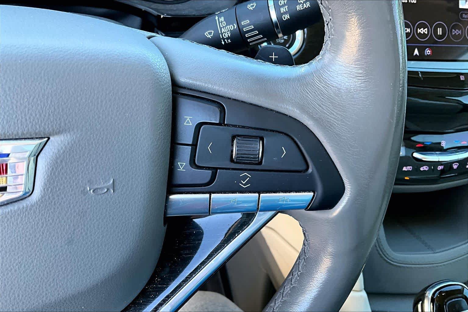Used 2020 Cadillac XT6 Premium Luxury FWD image 23